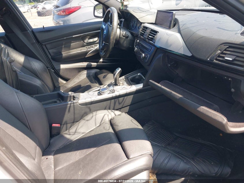 2014 BMW VIN WBA3B3G52ENR82888 IAAI salvage auction — RIGHT SIDE, Salvage Title, sold $25 on 2026-08-18 (photo 5)
