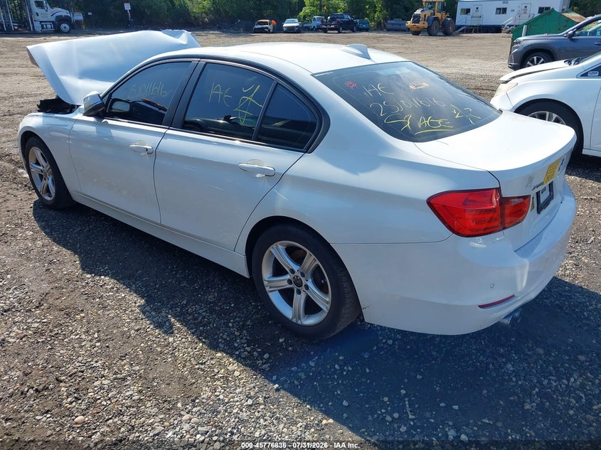 2015 BMW 3er VIN WBA3B3C52FF546981 IAAI salvage auction — FRONT END, Salvage Title, sold $75 on 2026-08-18 (photo 3)