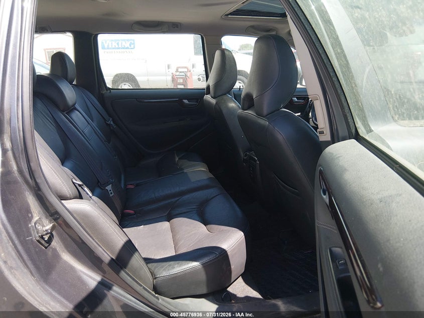 2005 Volvo V70 VIN YV1SW592952470929 IAAI salvage auction — NORMAL WEAR, Clear-Dealer Only (Washington), sold $1,550 on 2026-08-20 (photo 8)