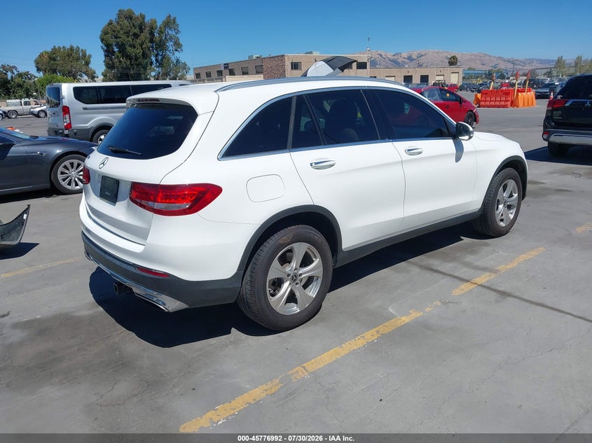 2017 Mercedes-benz Glc VIN WDC0G4JB1HV011164 IAAI salvage auction — NORMAL WEAR, Salvage Title, sold $6,700 on 2026-08-24 (photo 4)