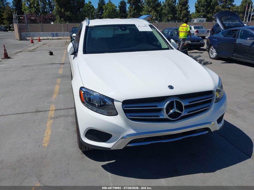 2017 Mercedes-benz Glc VIN WDC0G4JB1HV011164 IAAI salvage auction — NORMAL WEAR, Salvage Title, sold $6,700 on 2026-08-24 (photo 6)