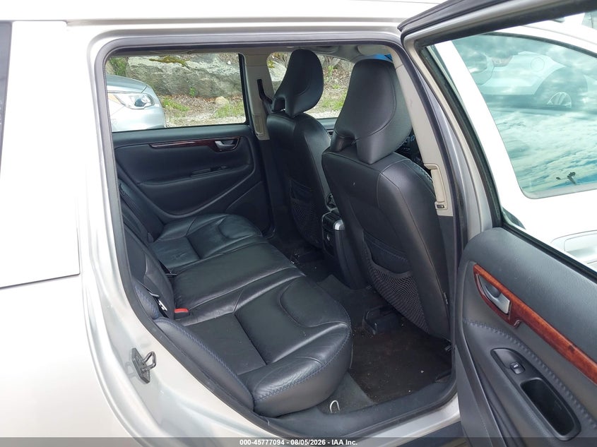 2005 Volvo Xc70 VIN YV1SZ592X51198923 IAAI salvage auction — REAR END, Clear (Massachusetts), sold $100 on 2026-08-18 (photo 8)