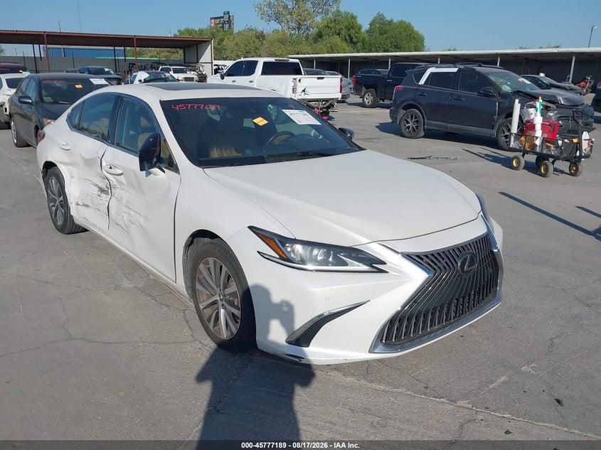 2019 Lexus ES VIN 58ABZ1B18KU008681 IAAI salvage auction — LEFT & RIGHT, Salvage (Texas), sold $14,600 on 2026-08-23 (photo 1)