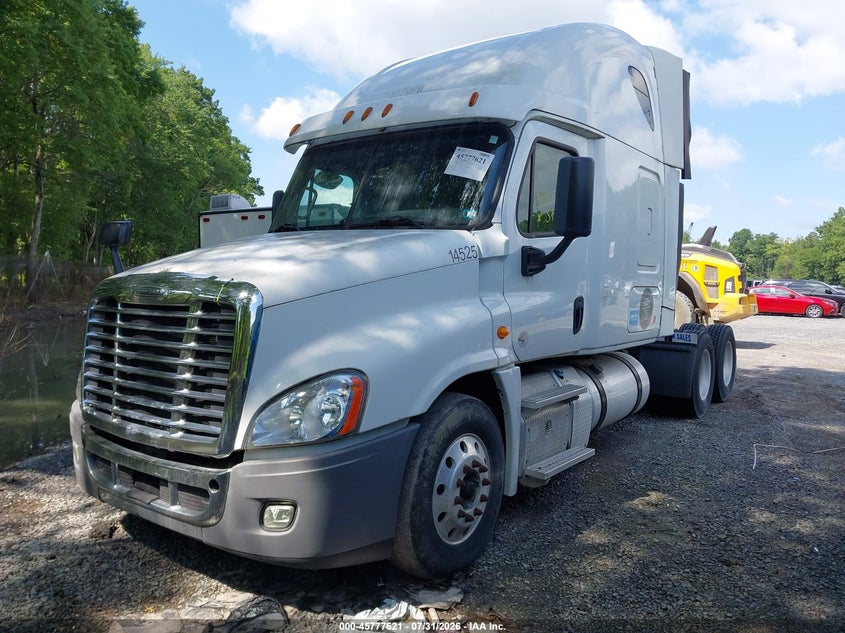 2015 Freightliner Cascadia 125 VIN 3AKJGLBG1FSGB2433 IAAI salvage auction — UNKNOWN, Clear (New York), sold $1,550 on 2026-09-08 (photo 2)