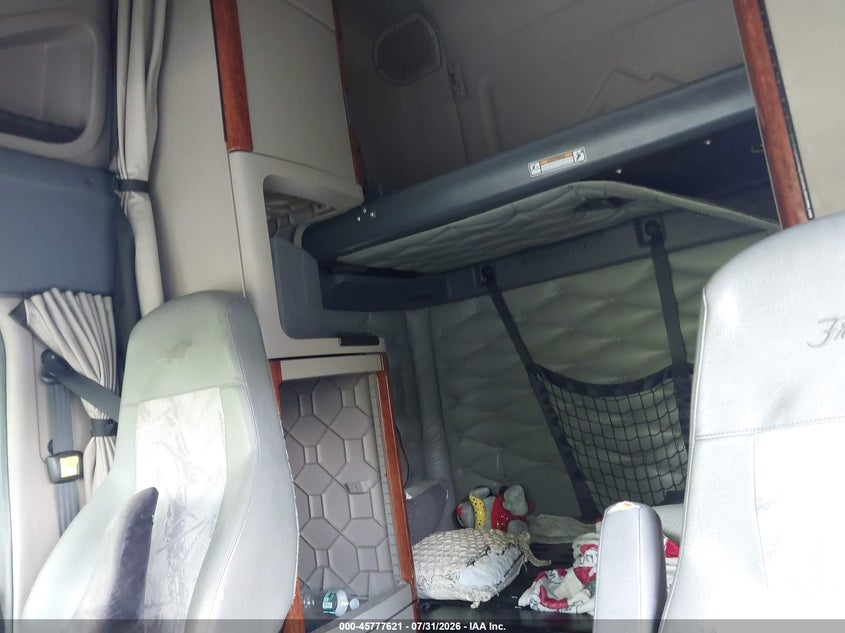 2015 Freightliner Cascadia 125 VIN 3AKJGLBG1FSGB2433 IAAI salvage auction — UNKNOWN, Clear (New York), sold $1,550 on 2026-09-08 (photo 6)