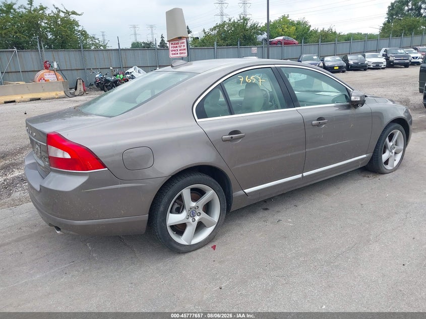 2010 Volvo S80 VIN YV1992AH0A1125616 IAAI salvage auction — NORMAL WEAR, Clear (Illinois), sold $1,675 on 2026-08-10 (photo 4)