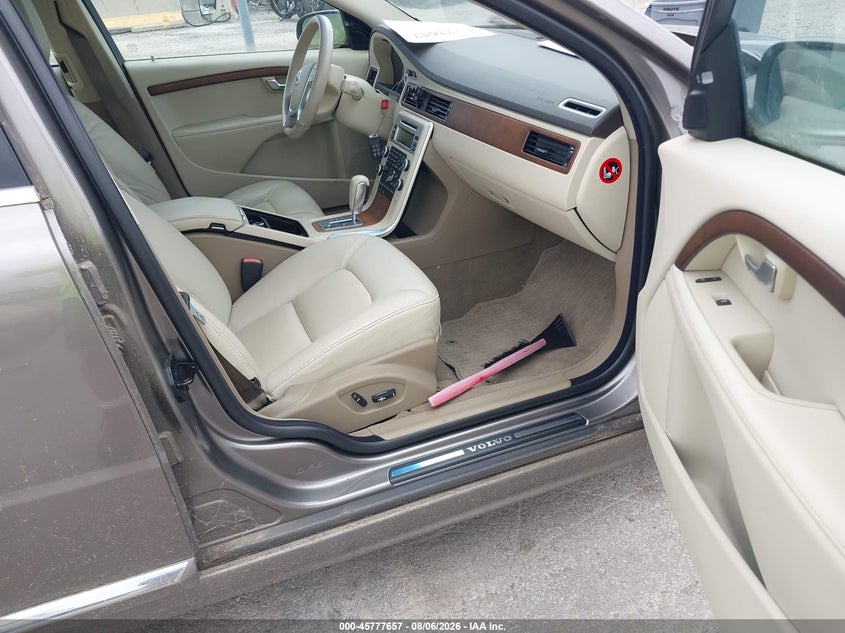 2010 Volvo S80 VIN YV1992AH0A1125616 IAAI salvage auction — NORMAL WEAR, Clear (Illinois), sold $1,675 on 2026-08-10 (photo 5)