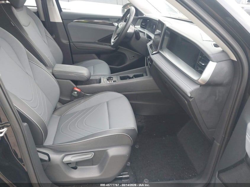 2026 Volkswagen Tiguan VIN 3VVMR7RMXTM033886 IAAI salvage auction — FRONT & REAR, Wait Title, sold $11,500 on 2026-08-29 (photo 5)