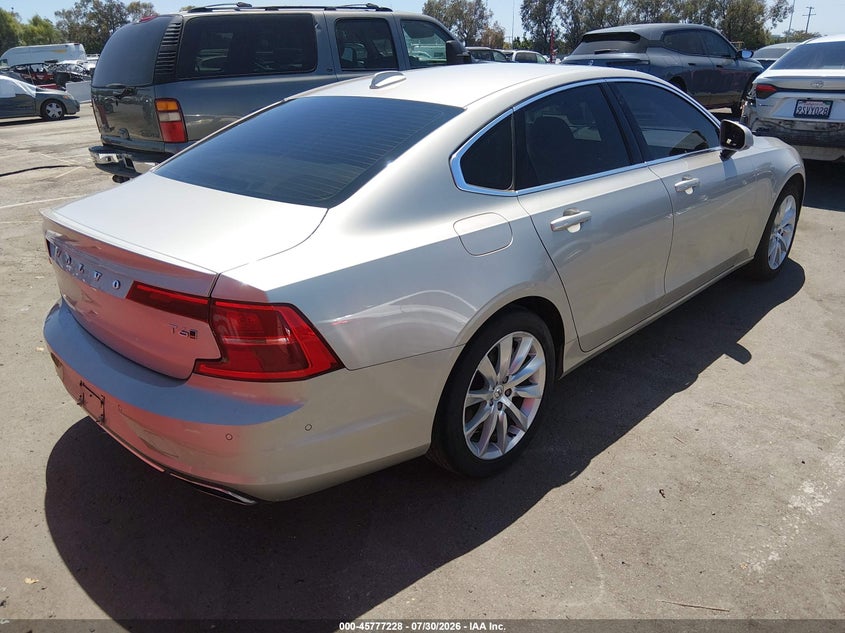 2017 Volvo S90 VIN YV1A22MK0H1016172 IAAI salvage auction — NORMAL WEAR, Wait Title, sold $5,600 on 2026-09-03 (photo 4)