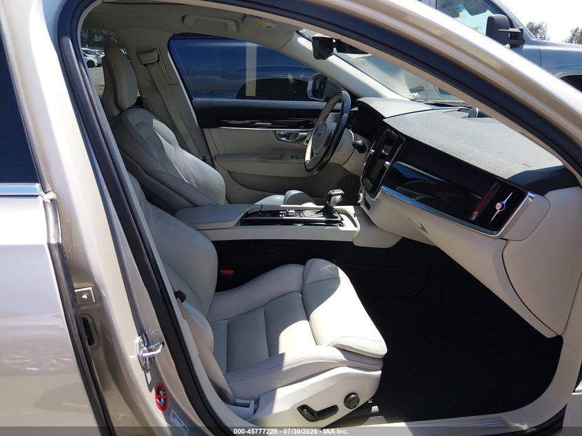 2017 Volvo S90 VIN YV1A22MK0H1016172 IAAI salvage auction — NORMAL WEAR, Wait Title, sold $7,500 on 2026-09-06 (photo 5)