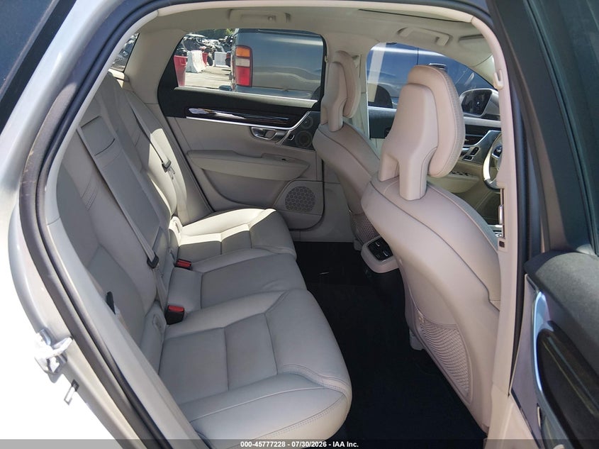 2017 Volvo S90 VIN YV1A22MK0H1016172 IAAI salvage auction — NORMAL WEAR, Wait Title, sold $7,500 on 2026-09-06 (photo 8)