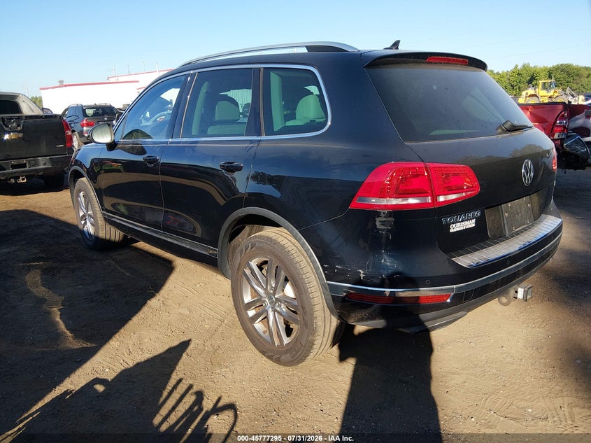 2015 Volkswagen Touareg VIN WVGEF9BPXFD006811 IAAI salvage auction — FRONT END, Clear (Maryland), sold $2,000 on 2026-08-05 (photo 3)