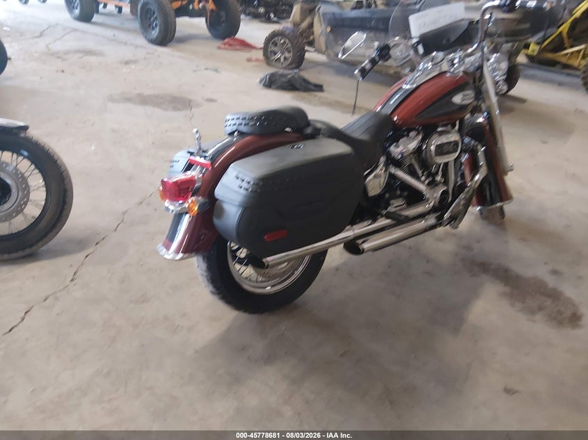 2024 Harley-davidson Softail VIN 1HD1YBK16RB022082 IAAI salvage auction — RIGHT SIDE, Salvage (Tennessee), sold $6,550 on 2026-09-09 (photo 4)