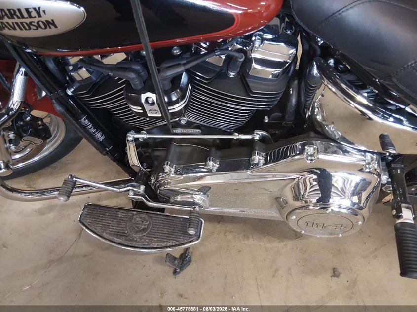 2024 Harley-davidson Softail VIN 1HD1YBK16RB022082 IAAI salvage auction — RIGHT SIDE, Salvage (Tennessee), sold $6,550 on 2026-09-09 (photo 9)