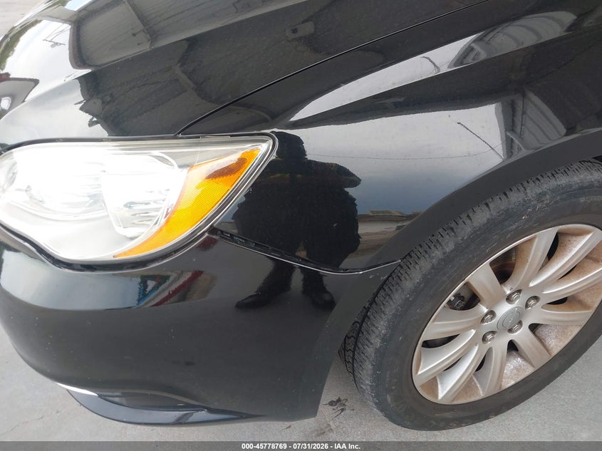 2012 Chrysler 200 VIN 1C3BCBEB4CN168807 IAAI salvage auction — FRONT END, Wait Title, sold $825 on 2026-08-20 (photo 6)