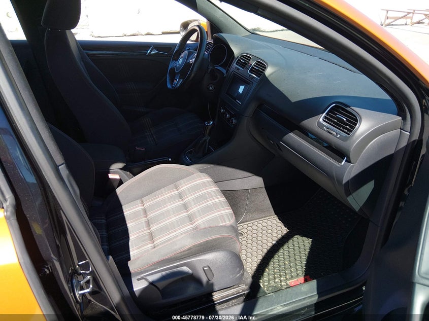 2010 Volkswagen Gti VIN WVWGV7AJ7AW313724 IAAI salvage auction — NORMAL WEAR, Clear (Illinois), sold $825 on 2026-08-17 (photo 5)