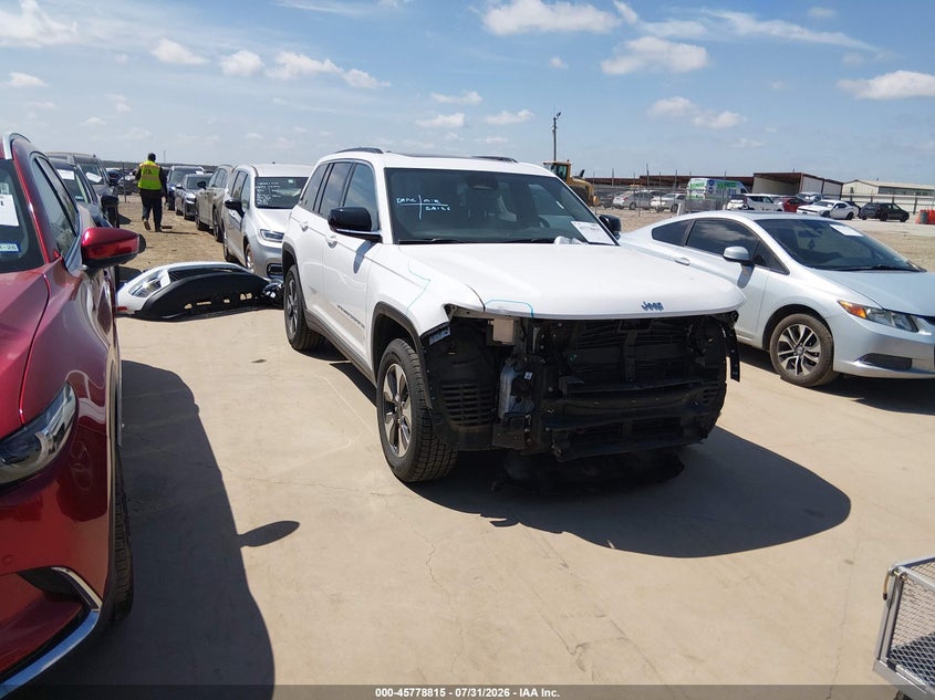2024 Jeep Grand cherokee VIN 1C4RJYB62R8521370 IAAI salvage auction — FRONT END, Salvage Title, sold $13,450 on 2026-08-11 (photo 1)