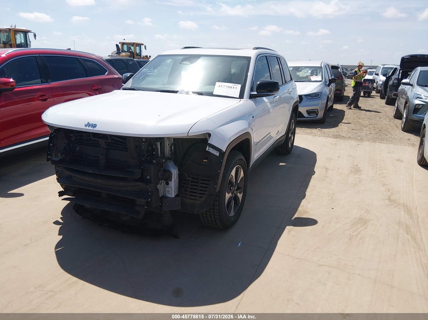 2024 Jeep Grand cherokee VIN 1C4RJYB62R8521370 IAAI salvage auction — FRONT END, Salvage Title, sold $13,450 on 2026-08-11 (photo 2)