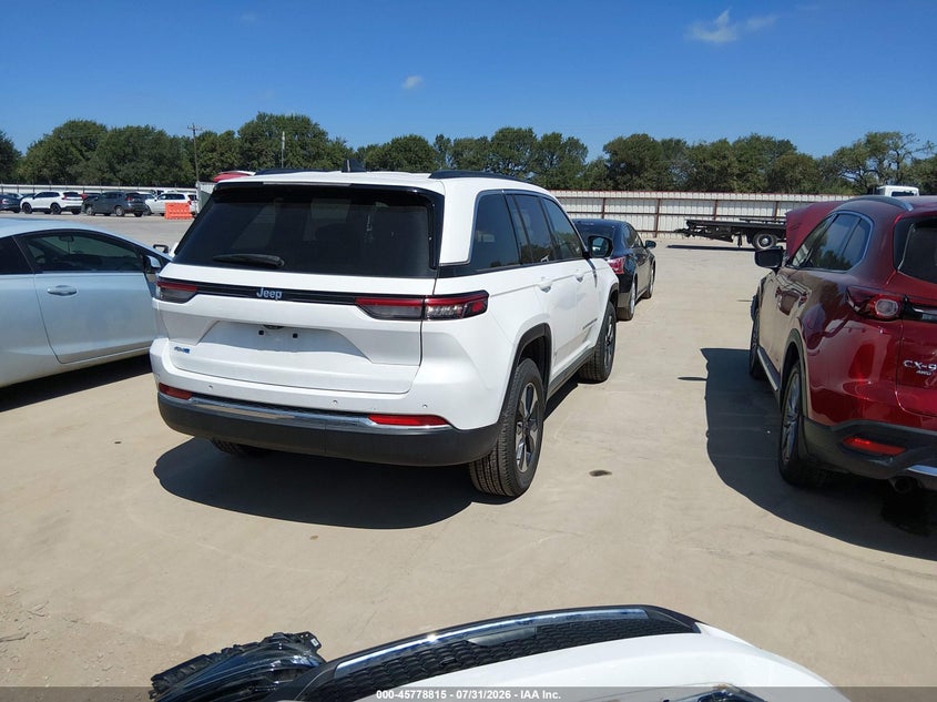 2024 Jeep Grand cherokee VIN 1C4RJYB62R8521370 IAAI salvage auction — FRONT END, Salvage Title, sold $13,450 on 2026-08-11 (photo 4)