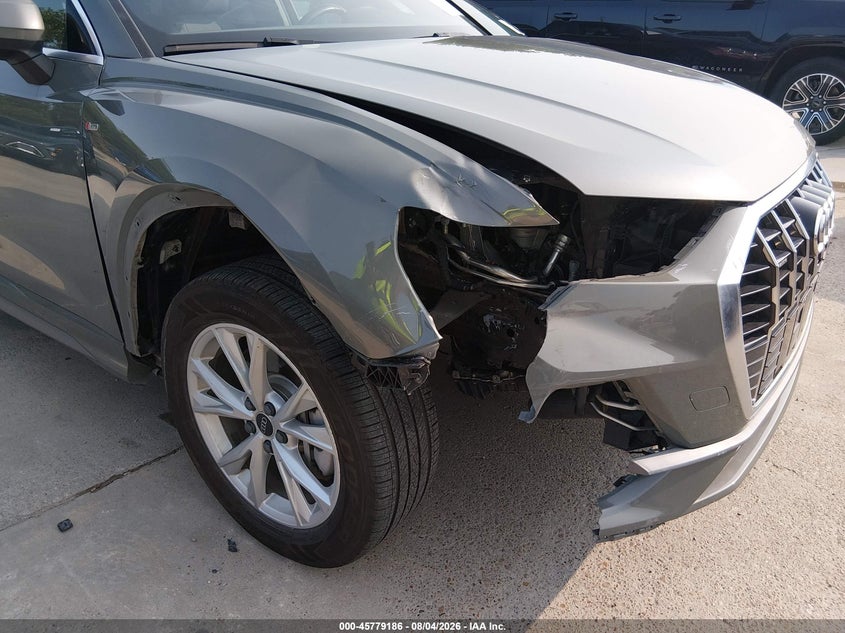 2024 Audi Q3 VIN WA1DECF33R1125372 IAAI salvage auction — RIGHT FRONT, Enterprise Vehicles Clear Only (Missouri), sold $14,400 on 2026-08-17 (photo 6)