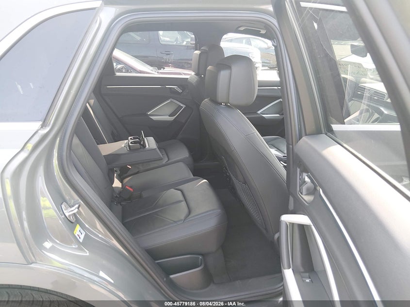 2024 Audi Q3 VIN WA1DECF33R1125372 IAAI salvage auction — RIGHT FRONT, Enterprise Vehicles Clear Only (Missouri), sold $14,400 on 2026-08-17 (photo 8)