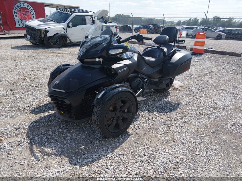 2018 Can-am/ brp Spyder VIN 2BXREDD20JV001563 IAAI salvage auction — REAR END, Wait Title, sold $3,700 on 2026-09-29 (photo 2)