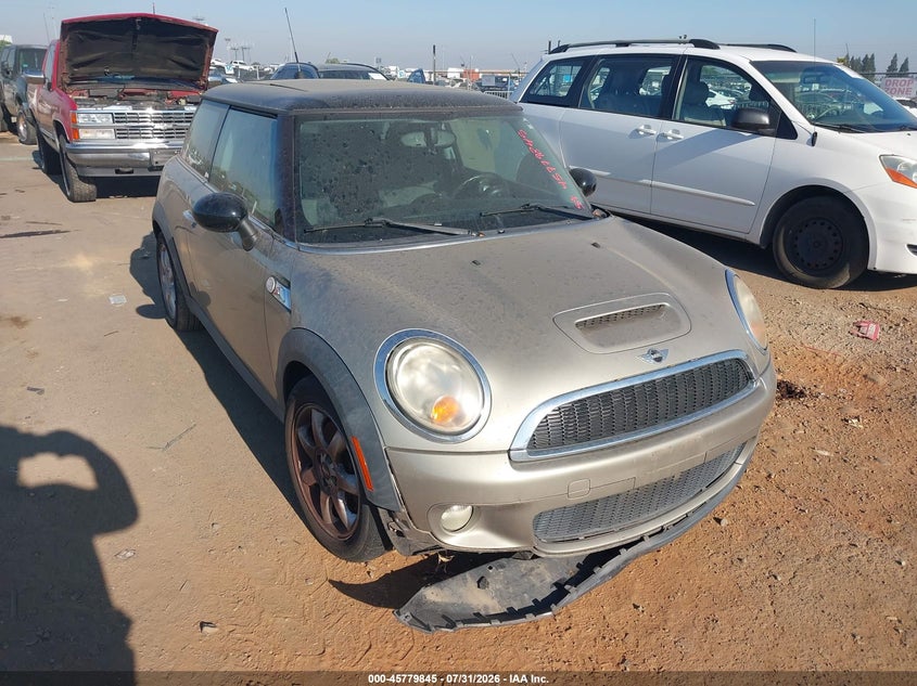 2010 Mini Cooper VIN WMWMF7C59ATZ72662 IAAI salvage auction — NORMAL WEAR, Clear - Dealer Only (California), sold $200 on 2026-09-02 (photo 1)