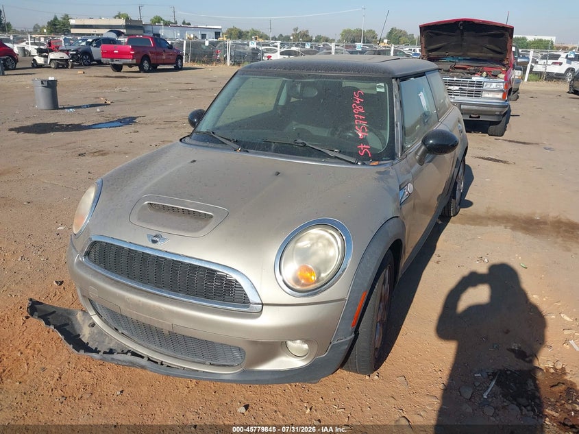 2010 Mini Cooper VIN WMWMF7C59ATZ72662 IAAI salvage auction — NORMAL WEAR, Clear - Dealer Only (California), sold $200 on 2026-09-02 (photo 2)
