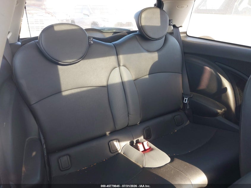 2010 Mini Cooper VIN WMWMF7C59ATZ72662 IAAI salvage auction — NORMAL WEAR, Clear - Dealer Only (California), sold $200 on 2026-09-02 (photo 8)