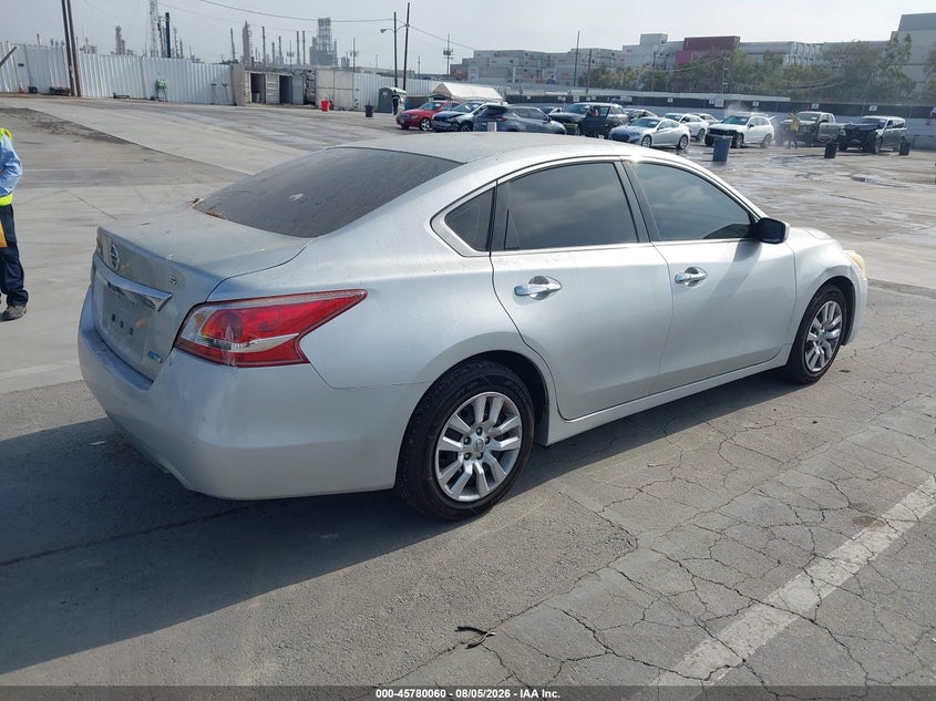 2013 Nissan Altima VIN 1N4AL3AP3DC298689 IAAI salvage auction — SIDE, Wait Title, sold $875 on 2026-08-26 (photo 4)
