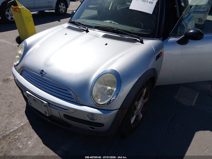 2003 Mini Cooper VIN WMWRC33423TJ50724 IAAI salvage auction — NORMAL WEAR, Clear - Dealer Only (California), sold $150 on 2026-08-10 (photo 6)
