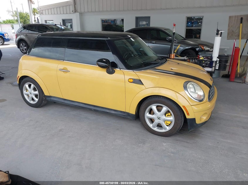 2009 Mini Cooper VIN WMWMF33539TW73673 IAAI salvage auction — MECHANICAL, Clear (Florida), sold $350 on 2026-08-12 (photo 1)