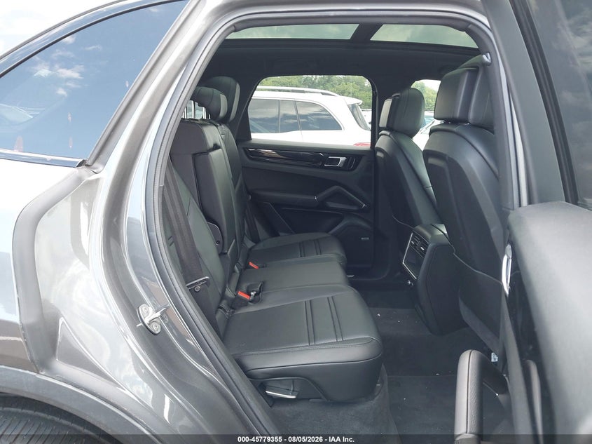 2021 Porsche Cayenne VIN WP1AA2AY1MDA02385 IAAI salvage auction — NORMAL WEAR, Clear (Tennessee), sold $17,600 on 2026-08-17 (photo 8)