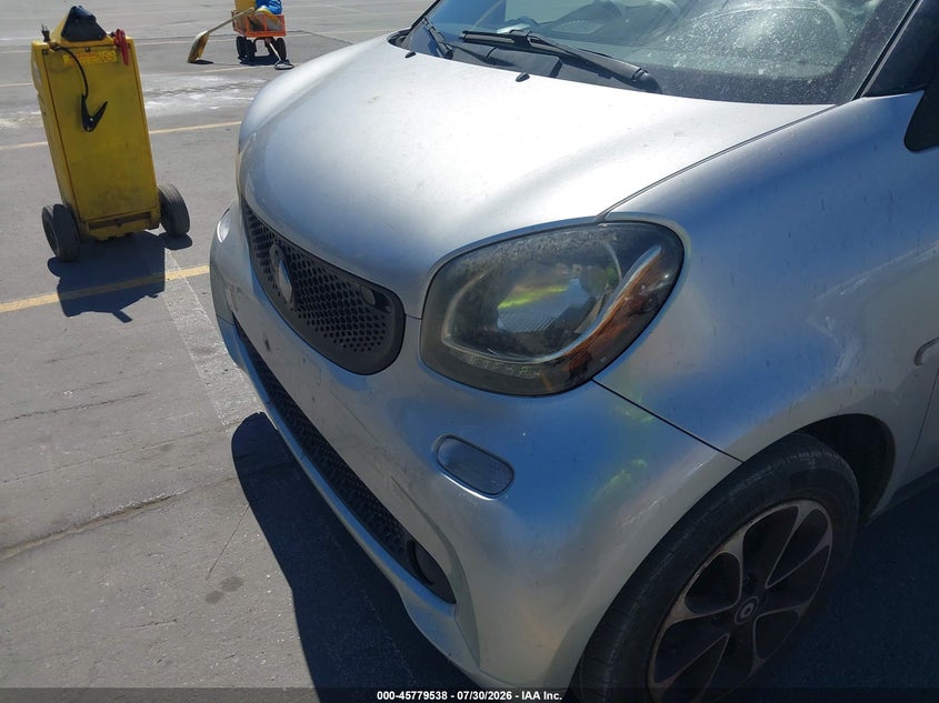 2016 Smart Fortwo VIN WMEFJ5DA3GK051970 IAAI salvage auction — FRONT END, Salvage Title, sold $1,000 on 2026-09-14 (photo 6)