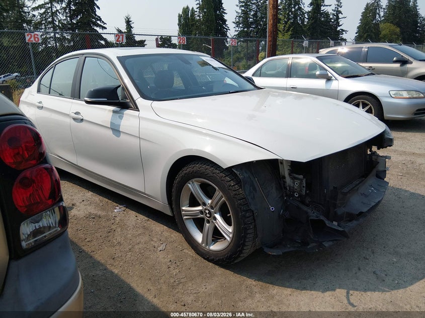 2013 BMW 3er VIN WBA3B5C59DF593580 IAAI salvage auction — FRONT END, Bill Of Sale (Washington), sold $1,700 on 2026-08-19 (photo 1)