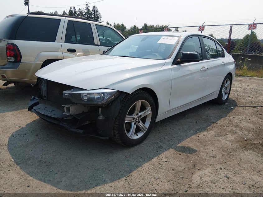 2013 BMW 3er VIN WBA3B5C59DF593580 IAAI salvage auction — FRONT END, Bill Of Sale (Washington), sold $1,700 on 2026-08-19 (photo 2)