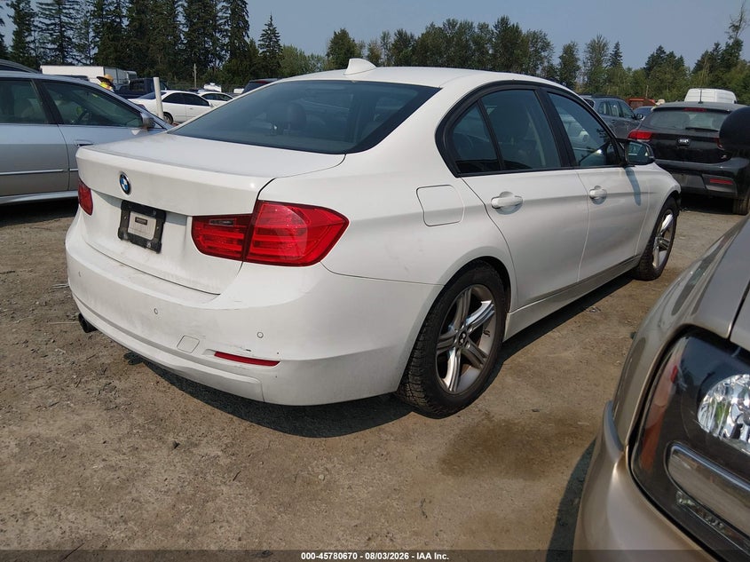 2013 BMW 3er VIN WBA3B5C59DF593580 IAAI salvage auction — FRONT END, Bill Of Sale (Washington), sold $1,700 on 2026-08-19 (photo 4)