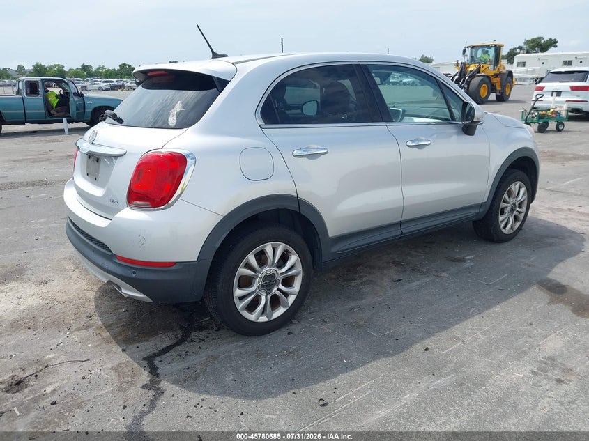 2016 Fiat 500x VIN ZFBCFYDT7GP388931 IAAI salvage auction — NORMAL WEAR, Clear (Florida), sold $425 on 2026-08-17 (photo 4)