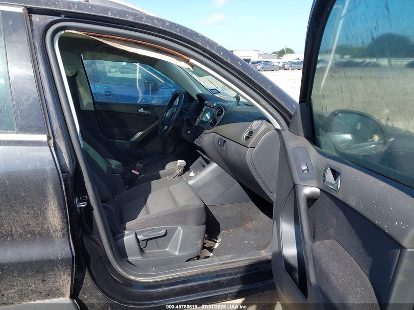2009 Volkswagen Tiguan VIN WVGAV75NX9W526533 IAAI salvage auction — NORMAL WEAR, Original (Texas), sold $350 on 2026-08-11 (photo 5)