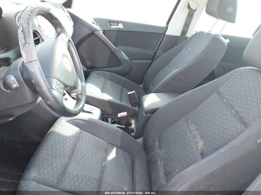 2009 Volkswagen Tiguan VIN WVGAV75NX9W526533 IAAI salvage auction — NORMAL WEAR, Original (Texas), sold $350 on 2026-08-11 (photo 6)