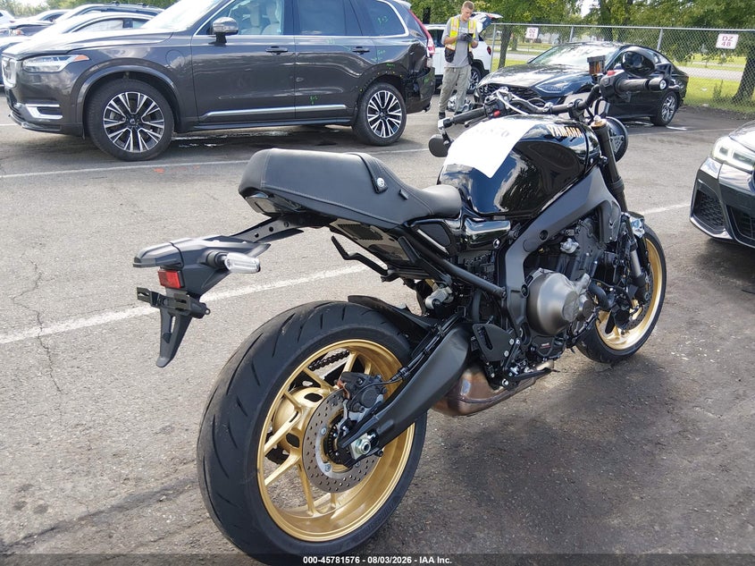 2025 Yamaha Xsr VIN JYARN96E6SA000707 IAAI salvage auction — SIDE, Salvage Title, sold $3,250 on 2026-09-25 (photo 4)