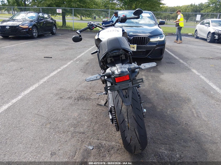 2025 Yamaha Xsr VIN JYARN96E6SA000707 IAAI salvage auction — SIDE, Salvage Title, sold $3,250 on 2026-09-25 (photo 6)
