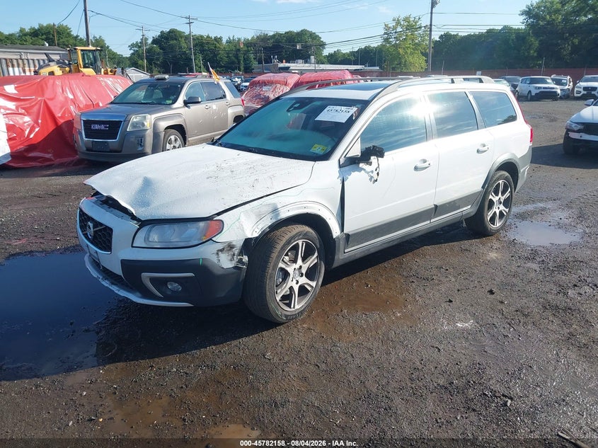 2015 Volvo Xc70 VIN YV4902ND2F1201008 IAAI salvage auction — SIDE, Salvage (Idaho), sold $3,350 on 2026-08-19 (photo 2)