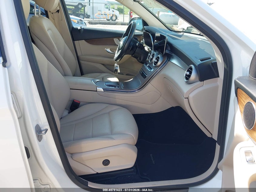 2021 Mercedes-benz Glc class VIN W1N0G8EB4MV297859 IAAI salvage auction — NORMAL WEAR, Clear (Pennsylvania), sold $7,150 on 2026-08-10 (photo 5)