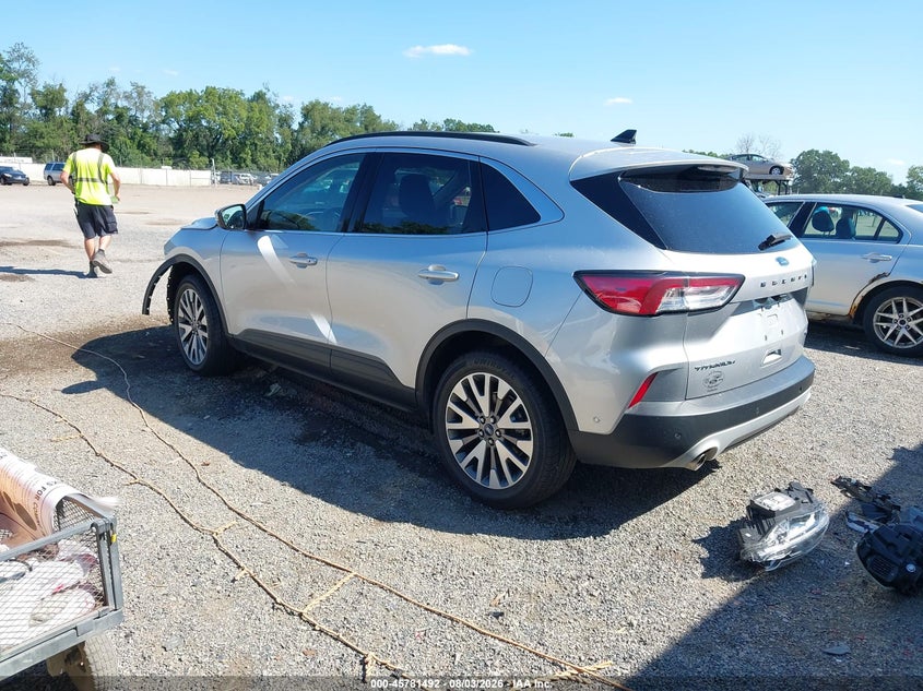 2020 Ford Escape VIN 1FMCU9DZ3LUA60166 IAAI salvage auction — FRONT END, Salvage (Ohio), sold $7,500 on 2026-08-24 (photo 3)