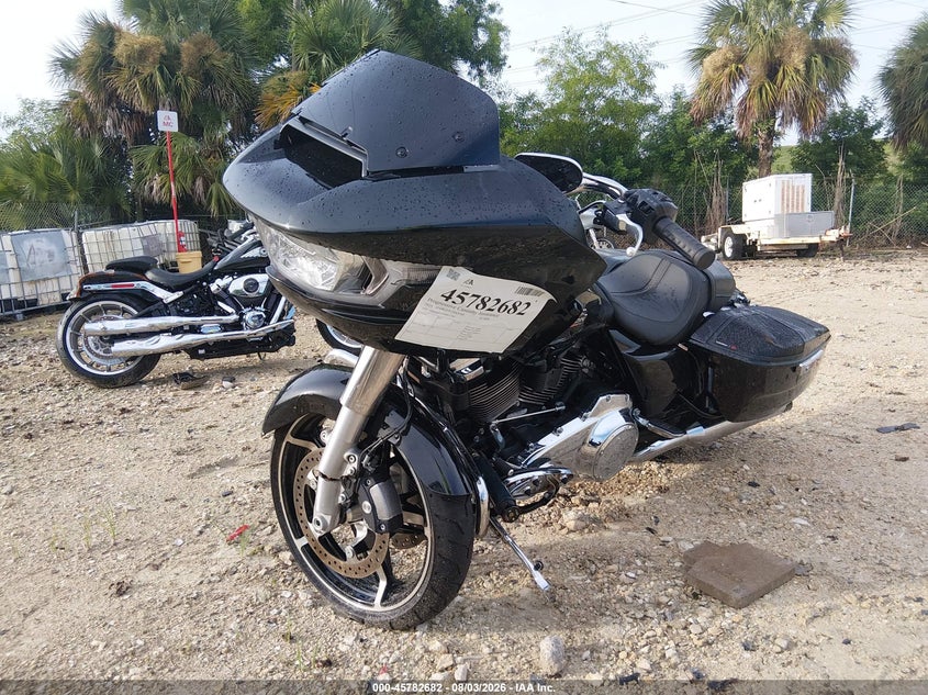 2025 Harley-davidson Road glide VIN 1HD1KH719SB613302 IAAI salvage auction — FRONT END, Salvage Title, sold $9,800 on 2026-09-30 (photo 2)