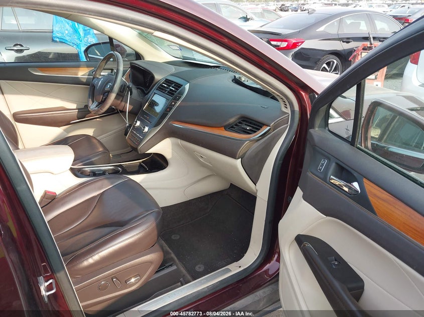 2017 Lincoln Mkc VIN 5LMCJ2C92HUL69603 IAAI salvage auction — FRONT END, Salvage Title, sold $3,000 on 2026-09-06 (photo 5)