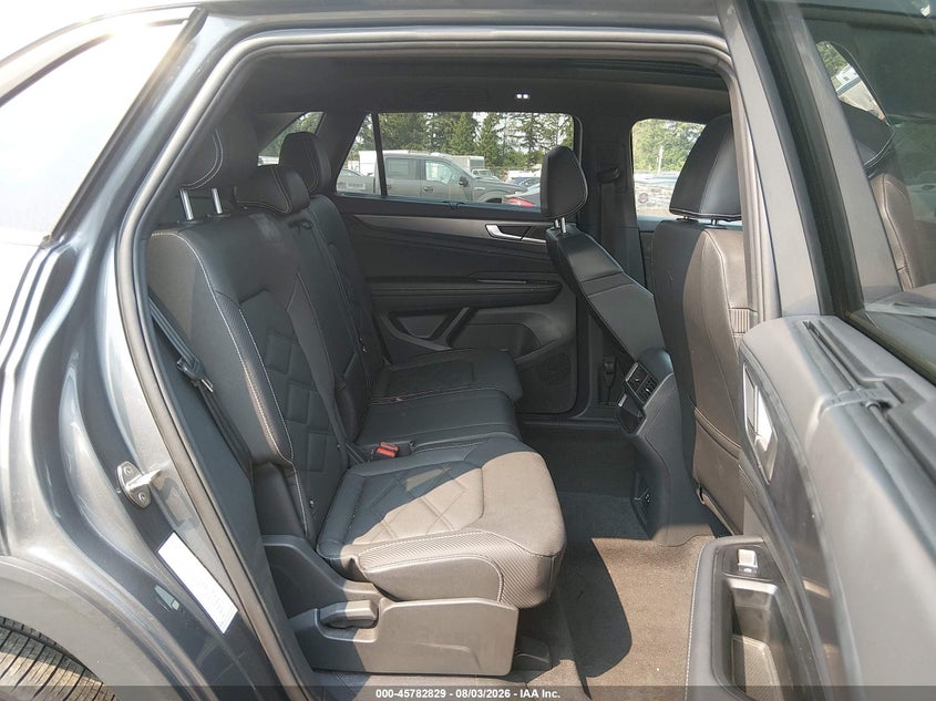 2025 Volkswagen Atlas cross sport VIN 1V2KE2CA5SC228229 IAAI salvage auction — FRONT END, Salvage Title, sold $13,200 on 2026-08-10 (photo 8)