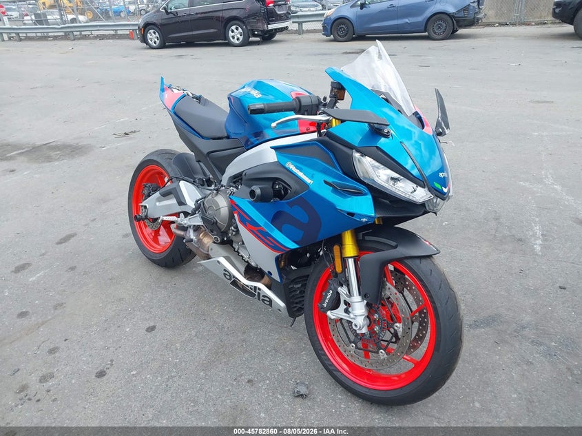 2026 Aprilia Rs VIN ZD4XGUA09TS000205 IAAI salvage auction — FRONT & REAR, Wait Title, sold $3,450 on 2026-10-20 (photo 1)