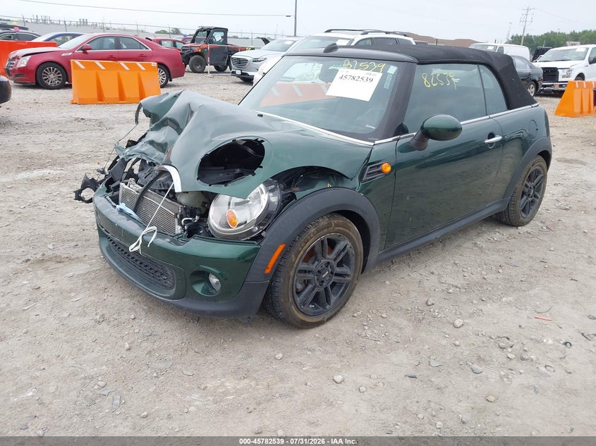 2013 Mini Convertible VIN WMWZN3C50DT135367 IAAI salvage auction — RIGHT FRONT, Clear (Wisconsin), sold $475 on 2026-08-13 (photo 2)